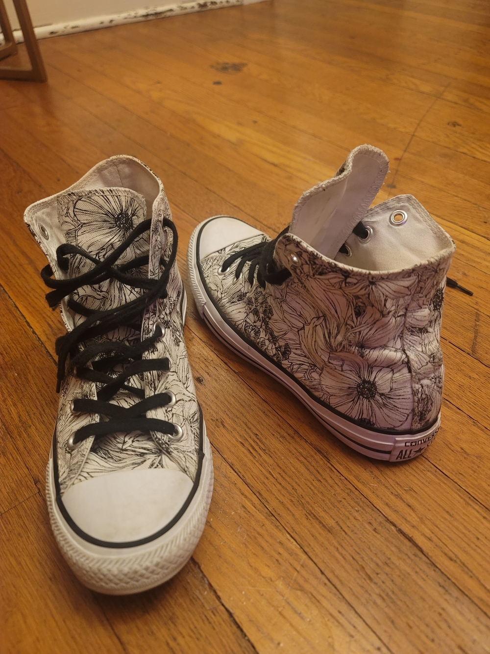 NEW Converse Kids Floral High-Top Sneakers in White and Black